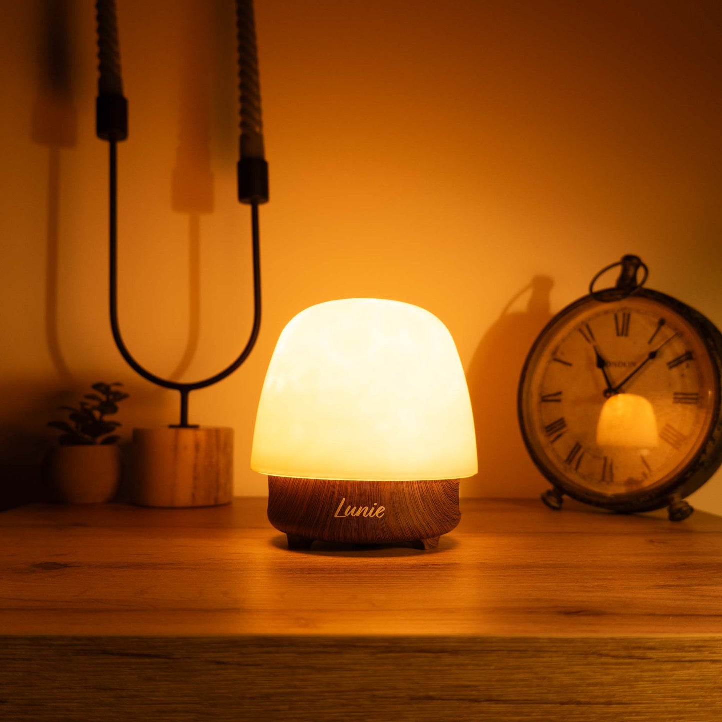 Lamp | Romantic Night Light & Bluetooth Noise Machine